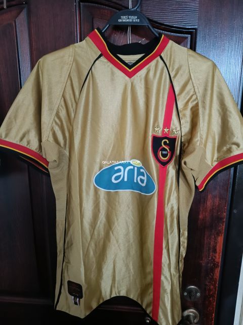 Vintage Galatasaray 2002/03 Gold Third Kit S – Umbro from  at Galatasaray Shop # 
