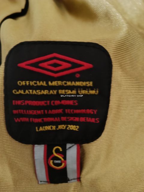 Vintage Galatasaray 2002/03 Gold Third Kit S – Umbro from  at Galatasaray Shop # 